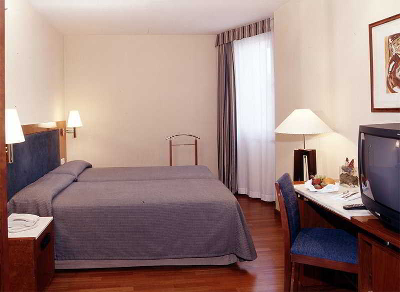Hotel Pedralbes Барселона Екстериор снимка
