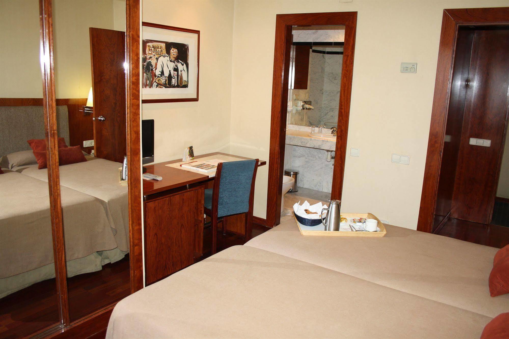 Hotel Pedralbes Барселона Екстериор снимка