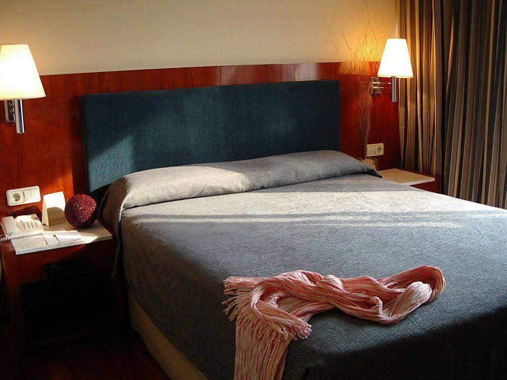 Hotel Pedralbes Барселона Екстериор снимка